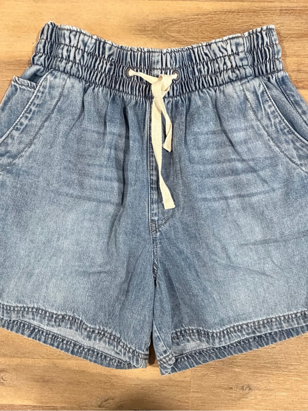 Kensie Light Blue Denim Drawstring Waist Shorts